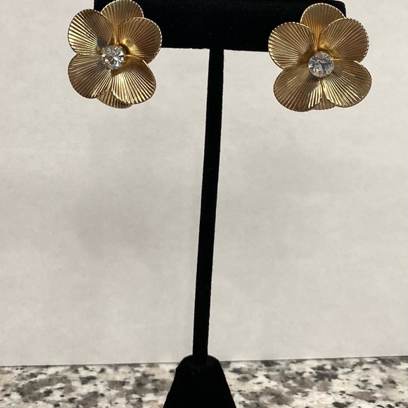 Gold Roses - Picture 1 of 4